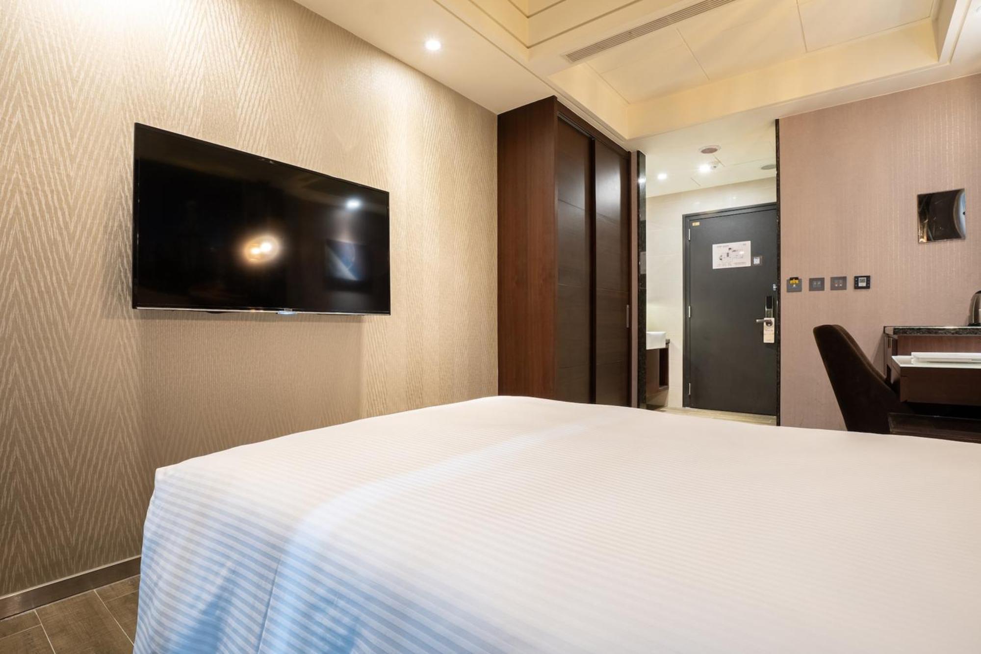Guide Hotel Taichung Ziyou Exteriör bild
